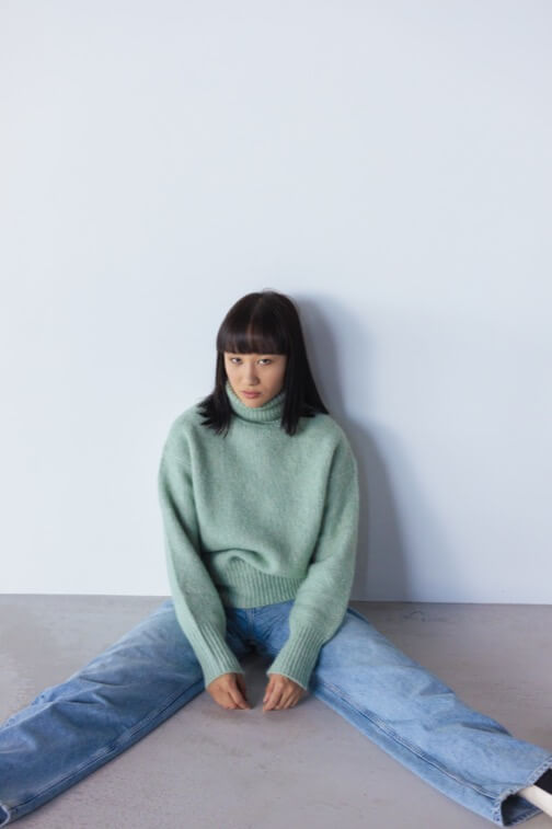 Свитер Soft Knit в повседневном образе